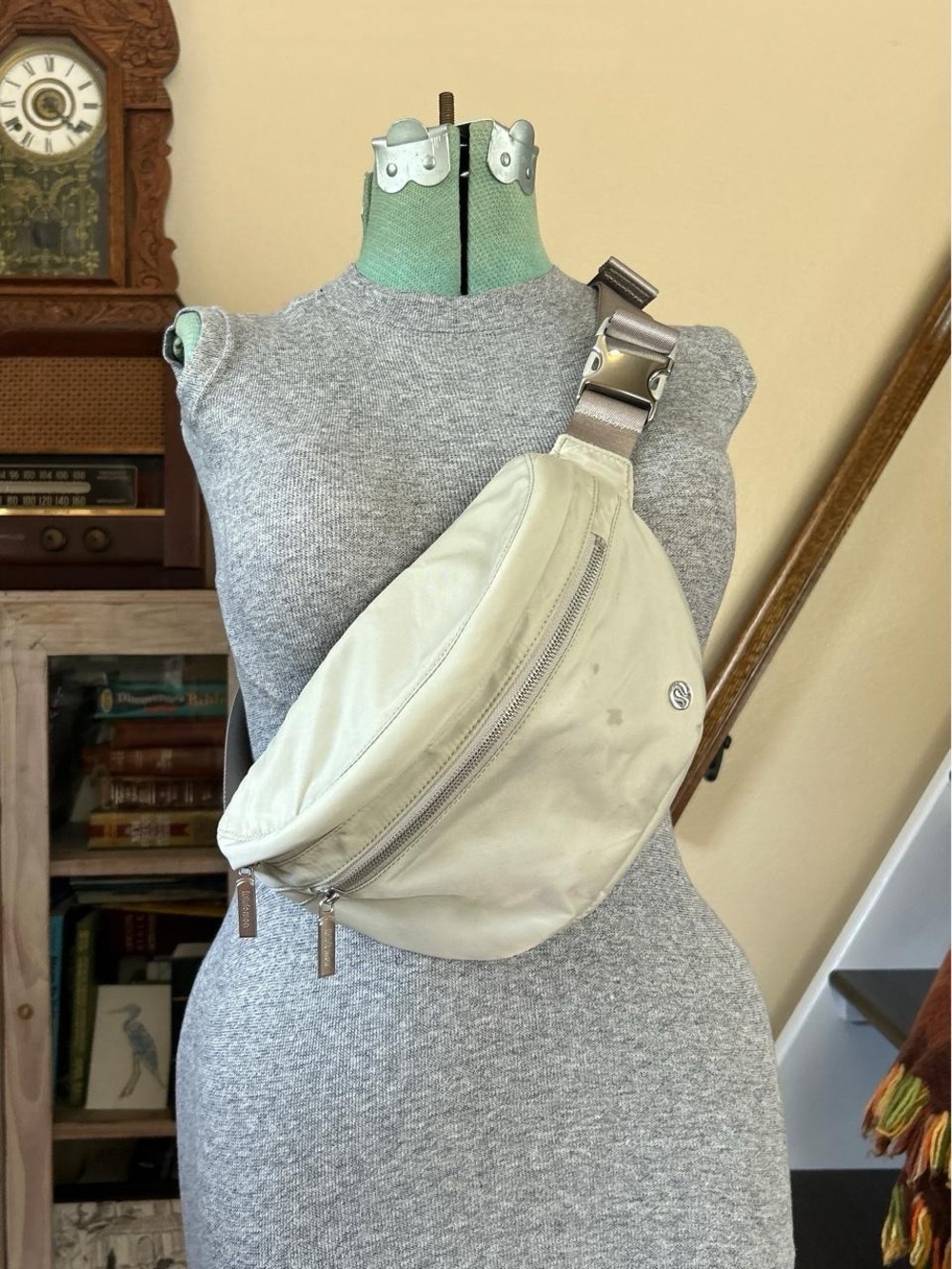 Lululemon Neutral Belt Bag Fanny pack